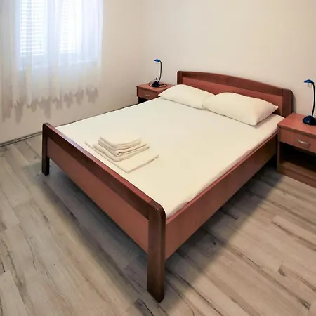 Awesome In With Wifi Apartment Mandre