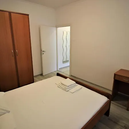 Awesome In With Wifi Apartment Mandre